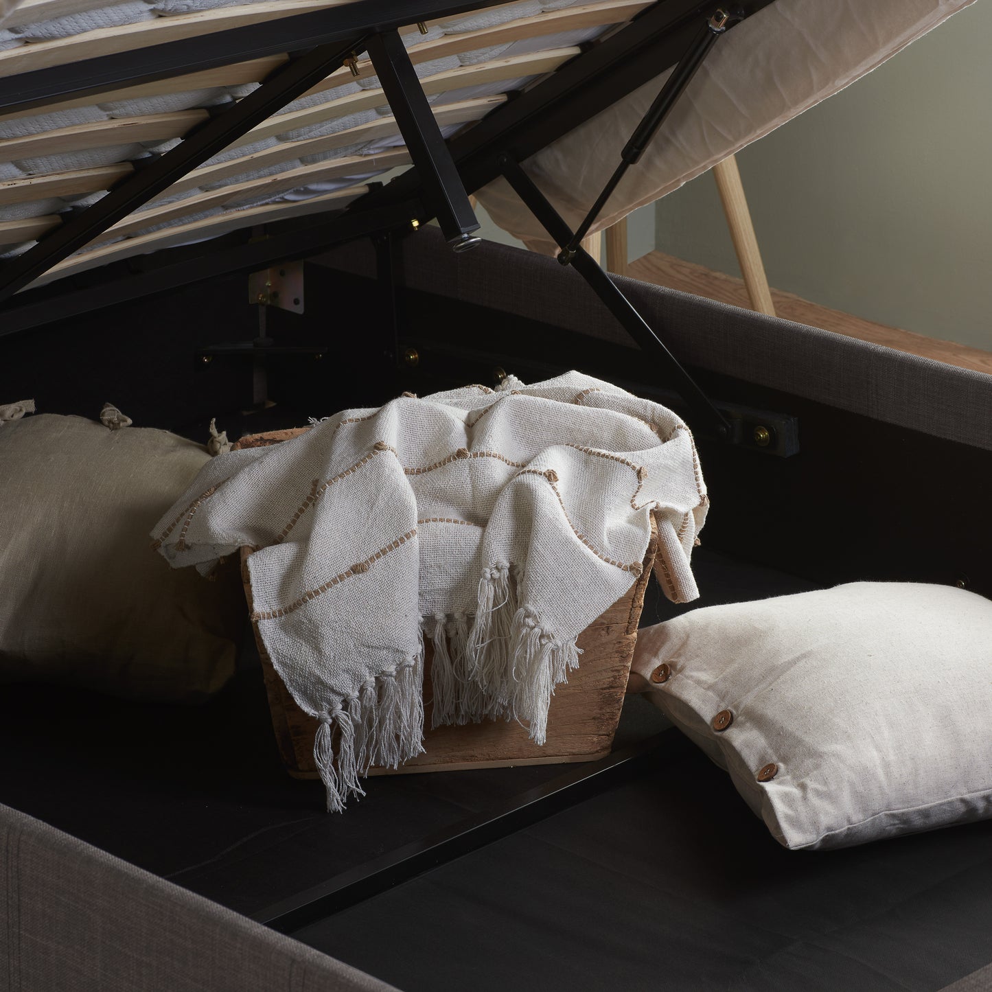 Berlin Ottoman Bed Grey